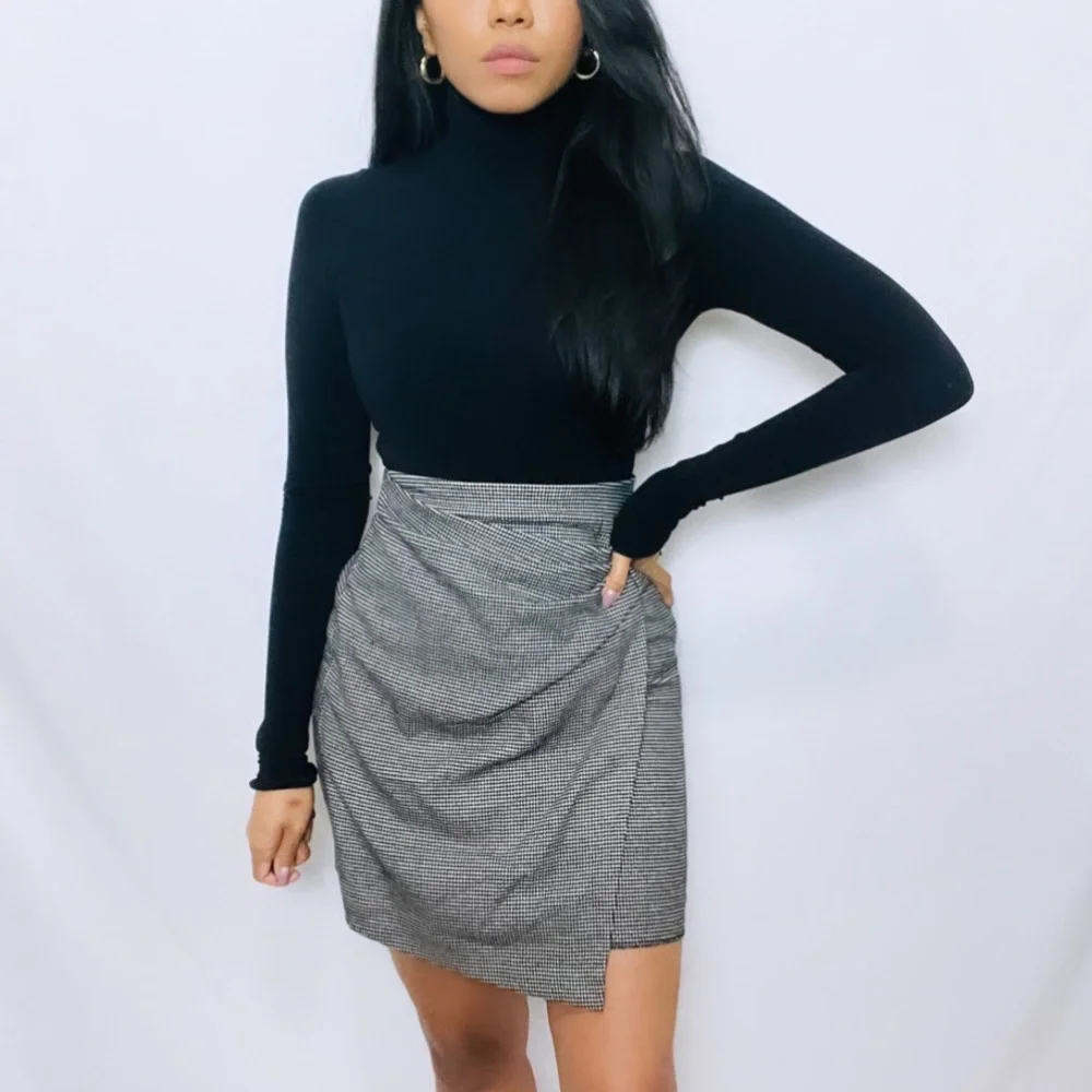 Club Monaco | Black and White Houndstooth Faux Wrap High Waist Mini Skirt 0